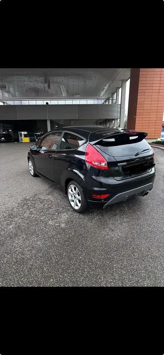 Gebraucht Ford Fiesta Titanium 97 PS (71 kW) 2009 Schwarz Limousine