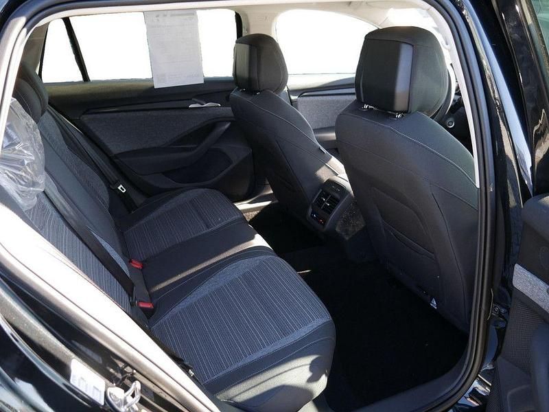 Neu Skoda Superb Selection 193 PS (141 kW) 2026 Schwarz Kombi