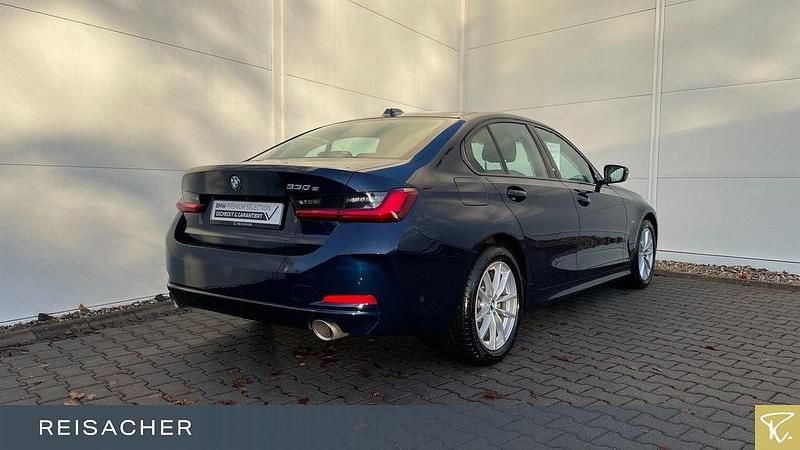 Gebraucht BMW 330e 292 PS (214 kW) 2022 Blau Limousine