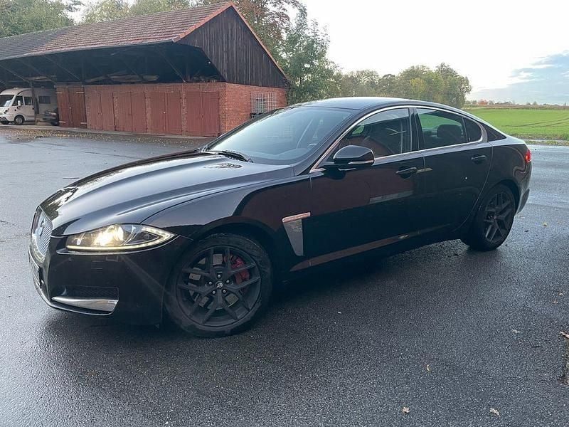 Schwarz Gebraucht 2014 Jaguar XF S Limousine | 10.999 € (Guter Preis) - Bild 1/4