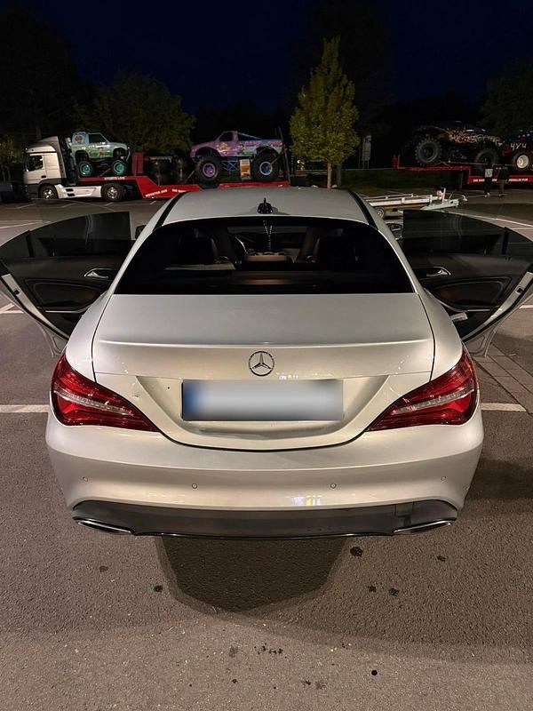 Gebraucht Mercedes CLA180 122 PS (89 kW) 2017 Silber Limousine