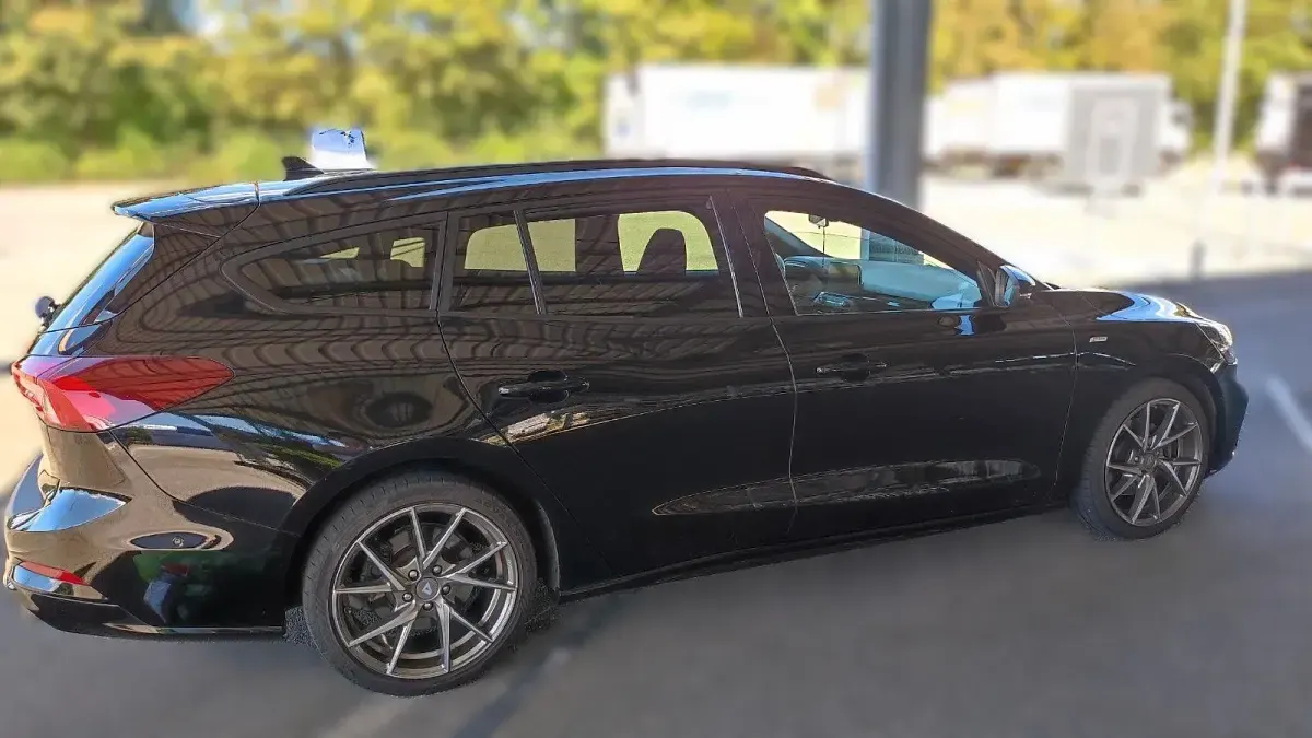 Gebraucht Ford Focus ST-Line 150 PS (110 kW) 2020 Schwarz Kombi