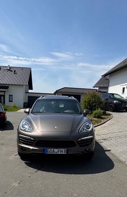 Braun Gebraucht 2010 Porsche Cayenne SUV | 20.600 € (Fairer Preis) - Bild 1/4