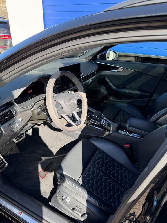 Gebraucht Audi RS4 Ambiente 450 PS (330 kW) 2023 Schwarz Kombi
