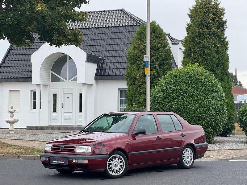 Rot Gebraucht 1994 VW Vento Limousine | 1.990 € - Bild 1/4