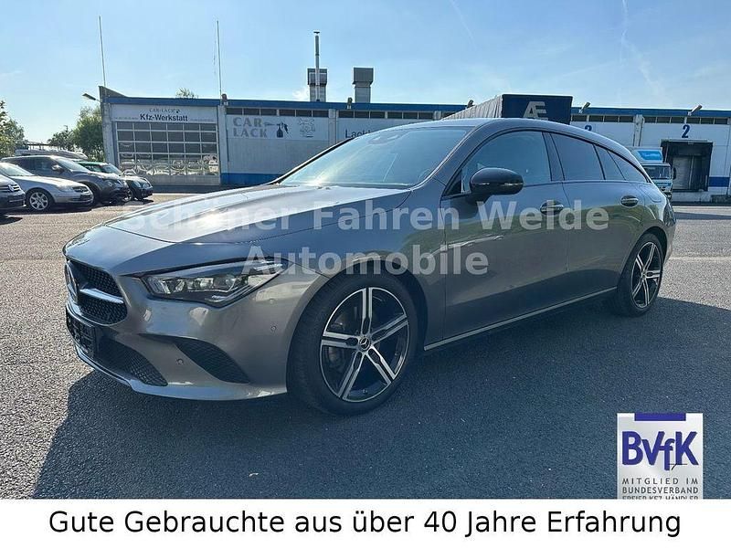 Grau Gebraucht 2022 Mercedes CLA200 Shooting Brake Progressive Kombi | 27.900 € (Fairer Preis) - Bild 1/4