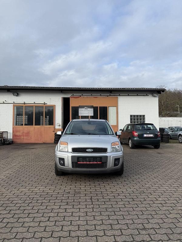 Gebraucht Ford Fusion Ambiente 90 PS (66 kW) 2005 Silber Kleinwagen