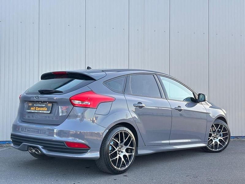 Gebraucht Ford Focus ST 185 PS (136 kW) 2015 Grau Limousine