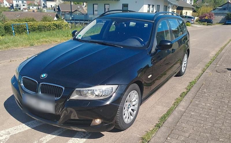 Second-hand BMW 320 177 CP (130 kW) 2009 Negru Break