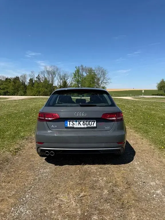 Używany Audi A3 Sport 150 KM (110 kW) 2017 Szary Sedan/Limuzyna