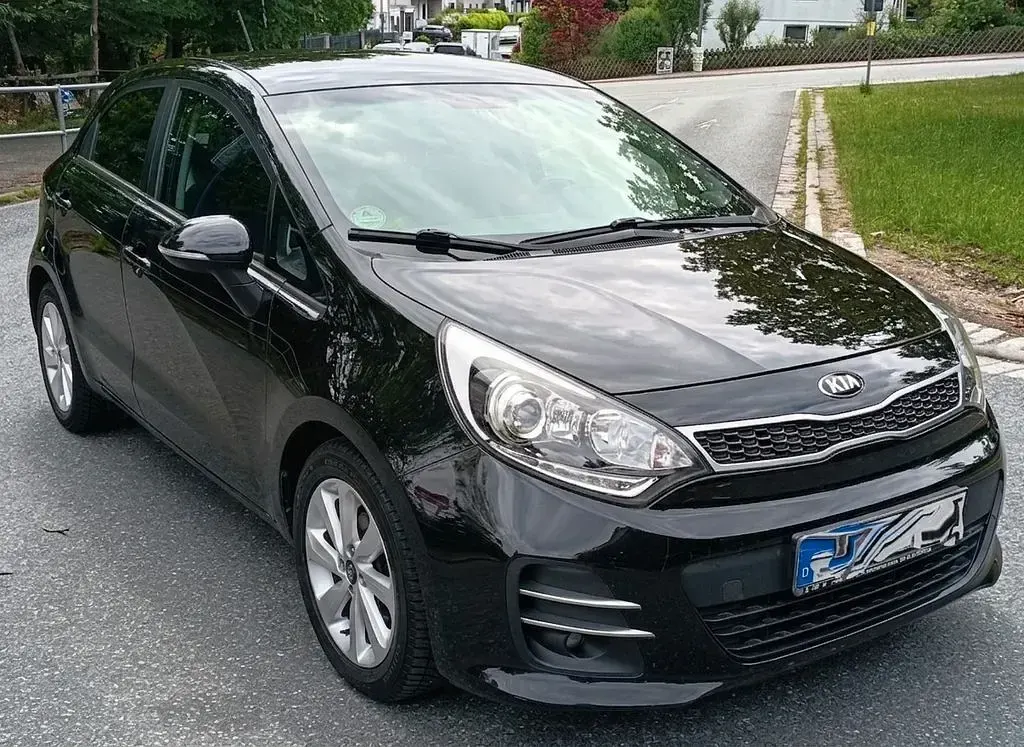 Gebraucht Kia Rio 109 PS (80 kW) 2016 Schwarz Kleinwagen