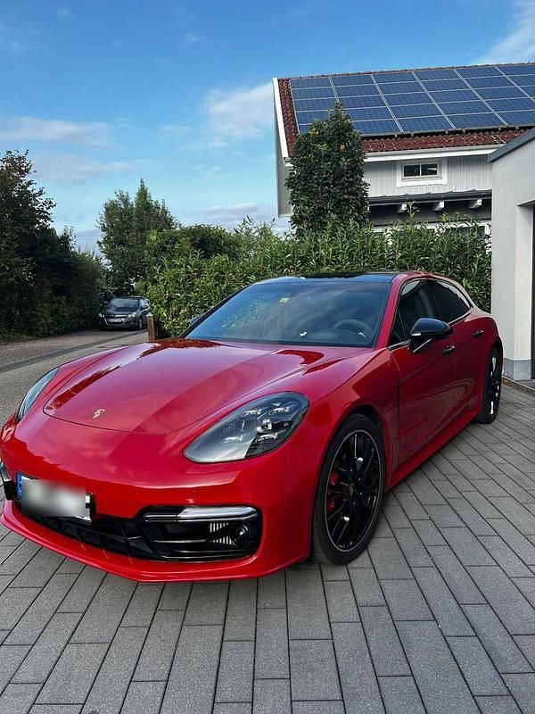 Rot Gebraucht 2020 Porsche Panamera Sport Turismo Kombi | 78.000 € (Superpreis) - Bild 1/4