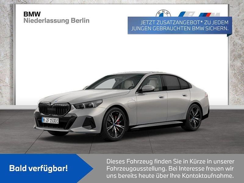 Grau Gebraucht 2025 BMW 550e Comfort Edition Limousine | 83.880 € (Fairer Preis) - Bild 1/2