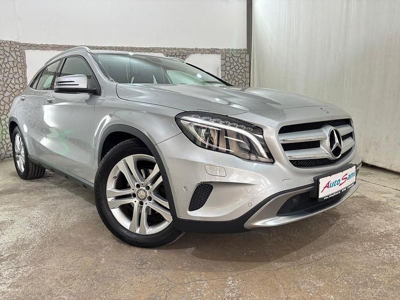 Polarsilber Gebraucht 2014 Mercedes GLA200 SUV | 17.991 € (Etwas zu teuer) - Bild 1/4
