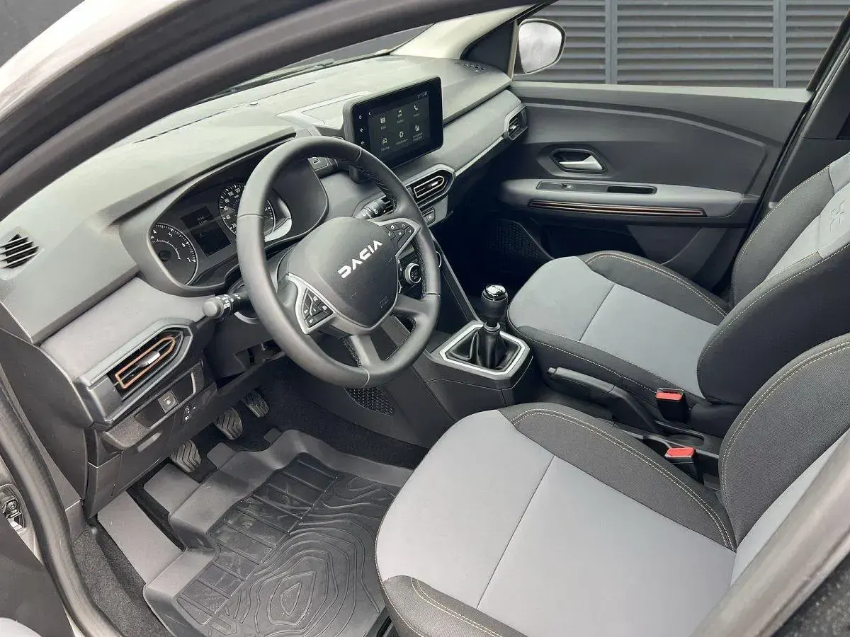 Neu Dacia Jogger Extreme 110 PS (80 kW) 2025 Dolomitgrau Van / Kleinbus