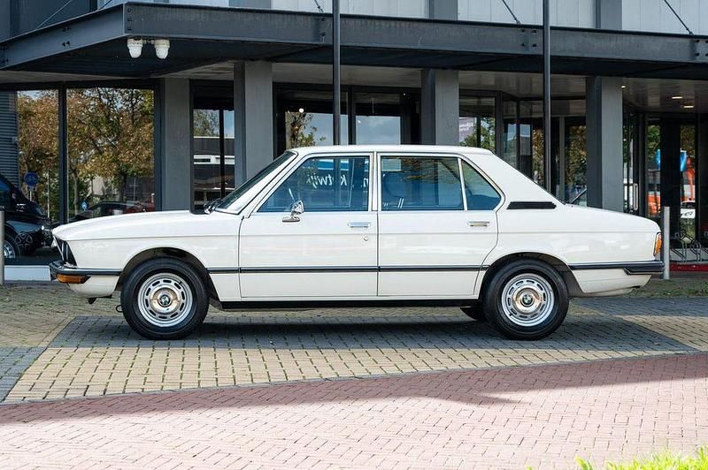 Gebraucht BMW 520 116 PS (85 kW) 1978 Weiß Limousine