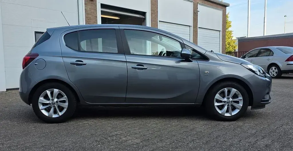 Gebraucht Opel Corsa Active 101 PS (74 kW) 2018 Grau Kleinwagen