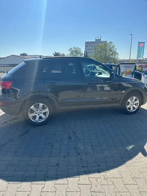 Gebraucht Audi Q3 140 PS (102 kW) 2012 Schwarz SUV