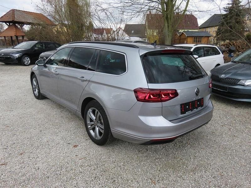Gebraucht VW Passat Business 150 PS (110 kW) 2023 Silber Kombi
