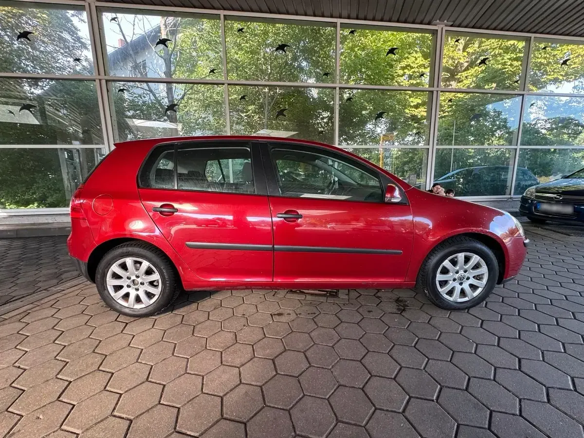 Gebraucht VW Golf V 115 PS (84 kW) 2003 Rot Kleinwagen