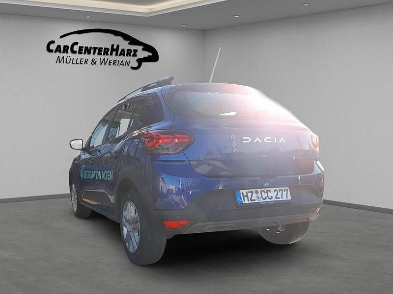 Gebraucht Dacia Sandero Expression 91 PS (66 kW) 2025 Blau Limousine