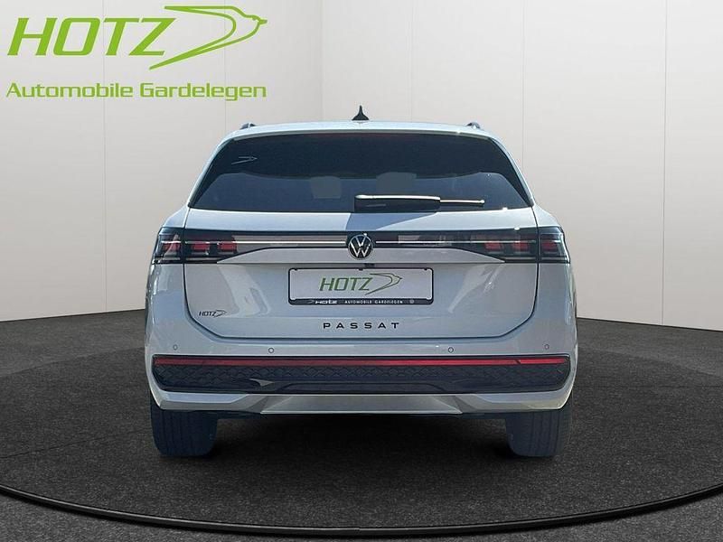 Gebraucht VW Passat R-line 272 PS (200 kW) 2024 Weiß Kombi