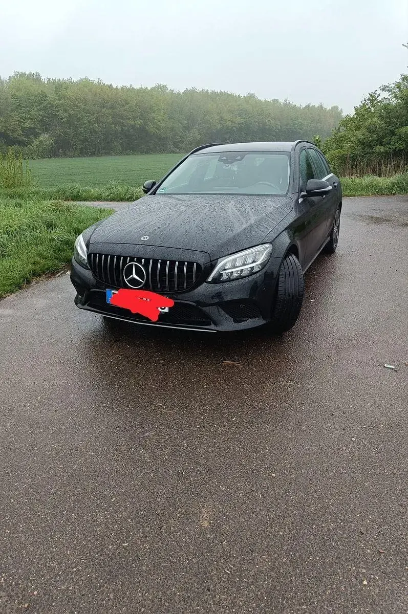 Gebraucht Mercedes C200 Avantgarde 163 PS (119 kW) 2021 Schwarz Limousine