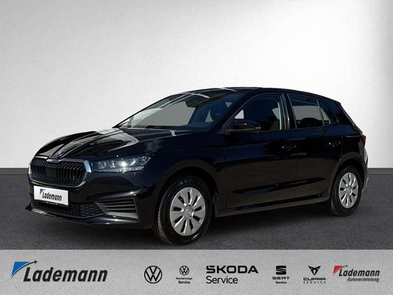 Schwarzmagic perleffekt Gebraucht 2022 Skoda Fabia Ambition Kleinwagen | 15.978 € (Fairer Preis) - Bild 1/4