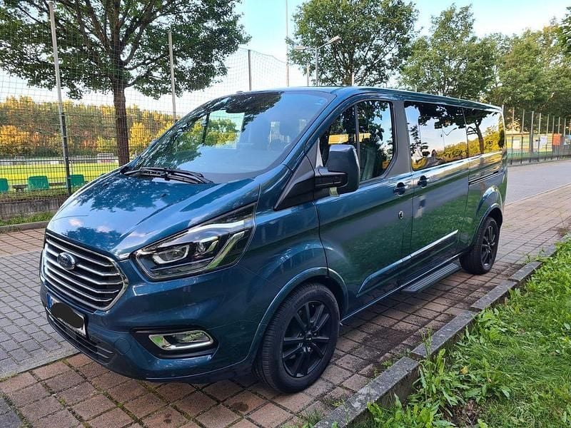 Blau Gebraucht 2019 Ford Tourneo Custom Titanium X Van / Kleinbus | 34.000 € (Guter Preis) - Bild 1/4