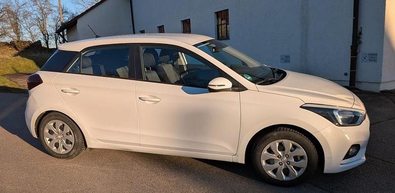 Gebraucht Hyundai i20 Active 84 PS (61 kW) 2019 Weiß Kleinwagen