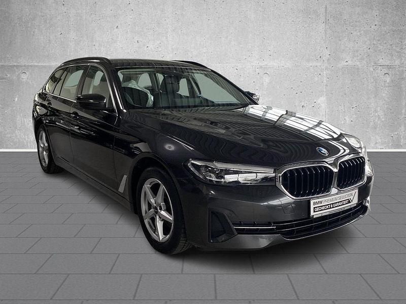Gebraucht BMW 520 184 PS (135 kW) 2022 Grau Limousine