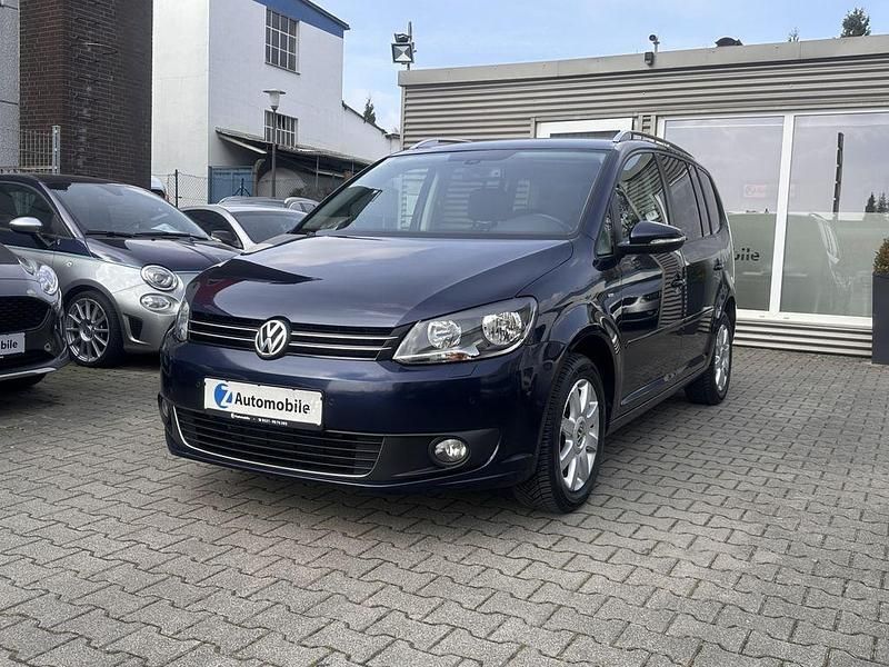 Gebraucht VW Touran Cup 140 PS (102 kW) 2015 Night blue metallic Van / Kleinbus
