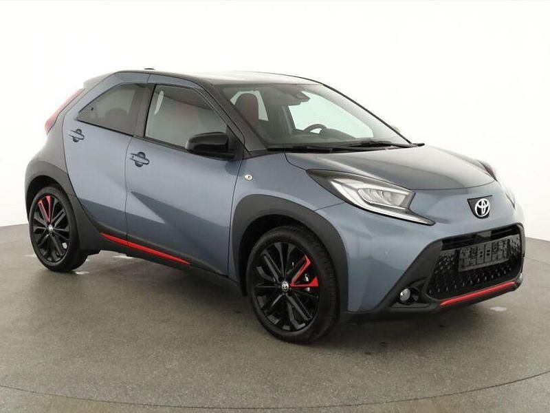 Gebraucht Toyota Aygo X 72 PS (52 kW) 2023 Grau SUV