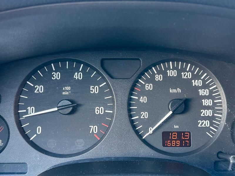 Gebraucht Opel Astra 2002 Grau Limousine