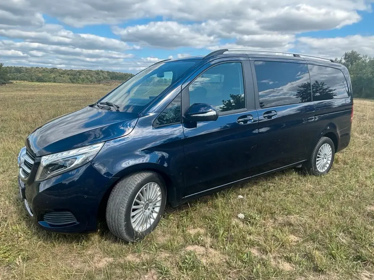 Gebraucht Mercedes V220 163 PS (119 kW) 2015 Blau Van / Kleinbus