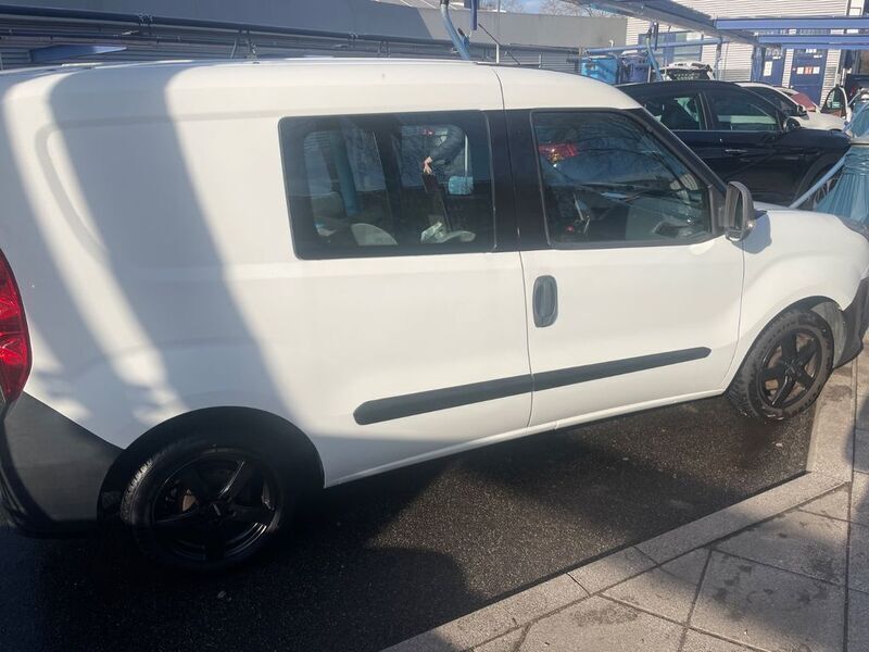 Schwarz Gebraucht 2012 Fiat Doblò Pop Van / Kleinbus | 5.700 € (Etwas zu teuer) - Bild 1/4