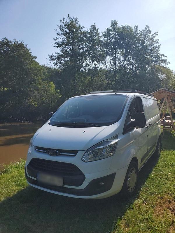 Weiß Gebraucht 2016 Ford Transit Custom Van / Kleinbus | 12.499 € (Etwas zu teuer) - Bild 1/4