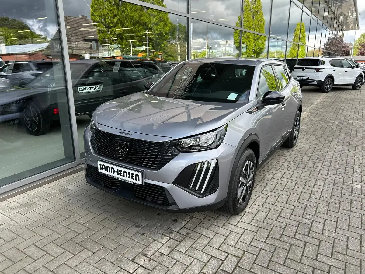 Neu Peugeot 2008 101 PS (74 kW) 2025 Artense grau metallic SUV