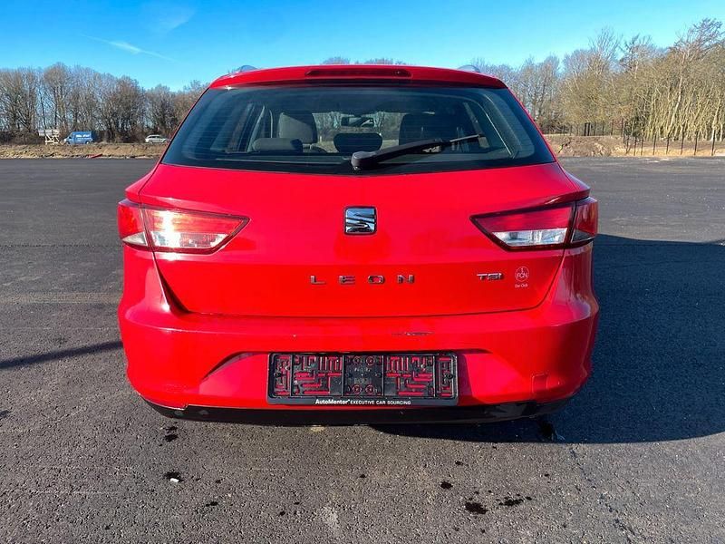 Gebraucht Seat Leon ST Style 125 PS (91 kW) 2016 Rot Kombi