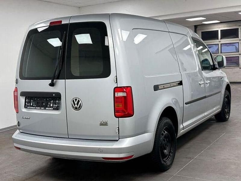 Gebraucht VW Caddy Maxi Trendline 102 PS (75 kW) 2017 Silber Van / Kleinbus