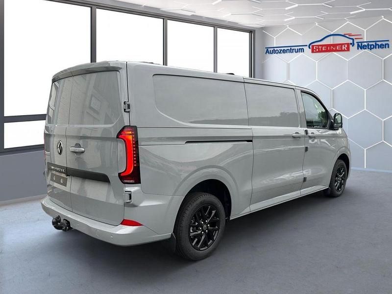 Neu VW Transporter 150 PS (110 kW) 2026 Grau Van