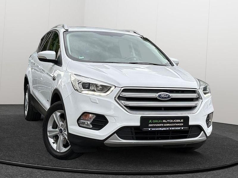 Weiß Gebraucht 2018 Ford Kuga SUV | 14.450 € (Guter Preis) - Bild 1/4