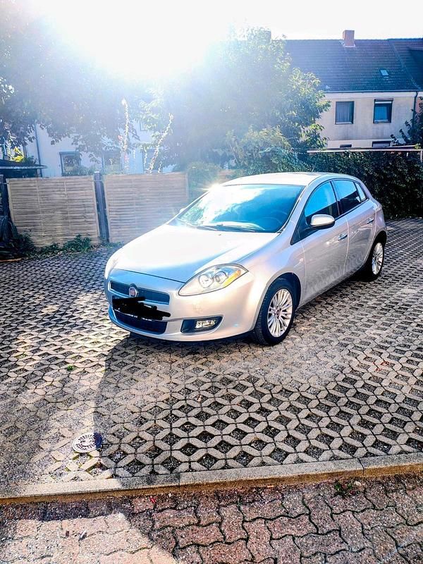 Silber Gebraucht 2012 Fiat Bravo Kleinwagen | 3.500 € (Fairer Preis) - Bild 1/4
