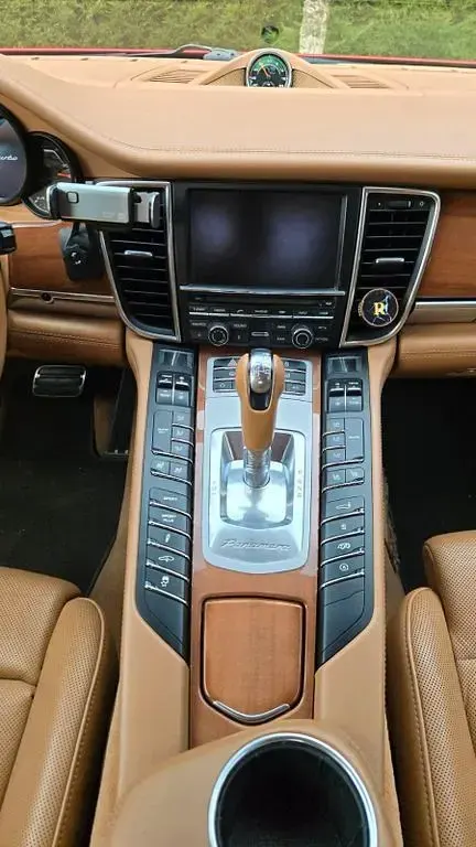 Gebraucht Porsche Panamera Turbo 500 PS (367 kW) 2011 Rot Kleinwagen