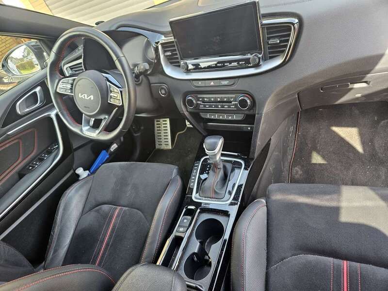 Gebraucht 2023 Kia Ceed GT Limousine | 30.890 € (Fairer Preis) - Bild 1/4