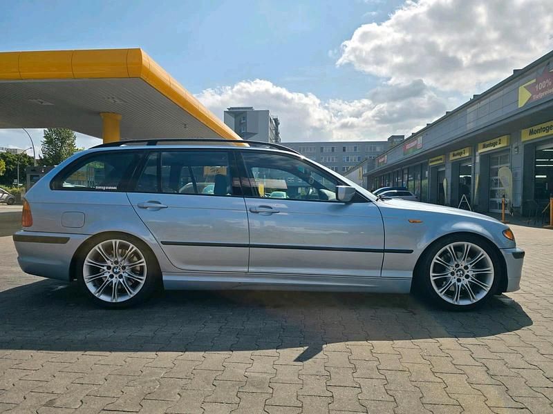 Andere farben Gebraucht 2005 BMW 330 M Sport Kombi | 7.990 € (Fairer Preis) - Bild 1/4
