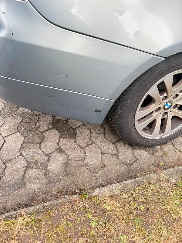 Gebraucht BMW 318 129 PS (94 kW) 2007 Blau Limousine