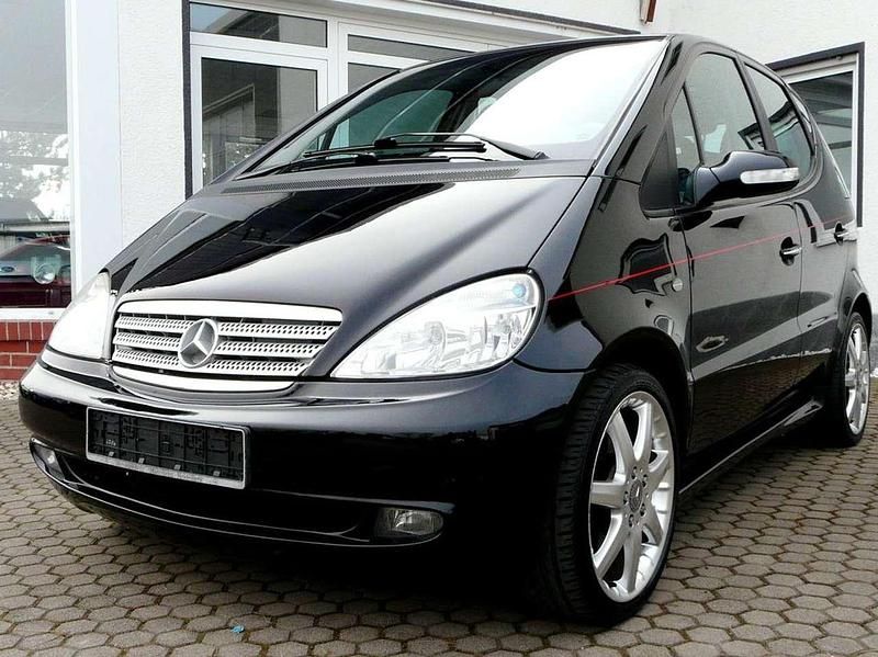 Nachtschwarz uni (696u) Gebraucht 2002 Mercedes A210 Limousine | 4.990 € - Bild 1/4