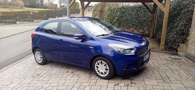 Gebraucht Ford Ka Cool & Sound Edition 86 PS (63 kW) 2018 Blau Limousine