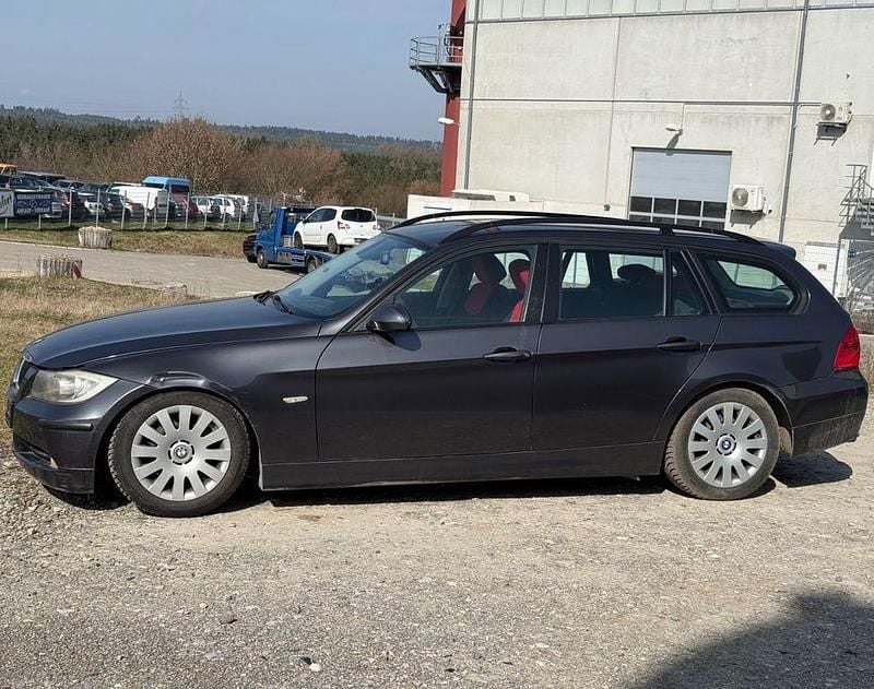 Gebraucht BMW 318 Advantage 143 PS (105 kW) 2008 Grau Kombi